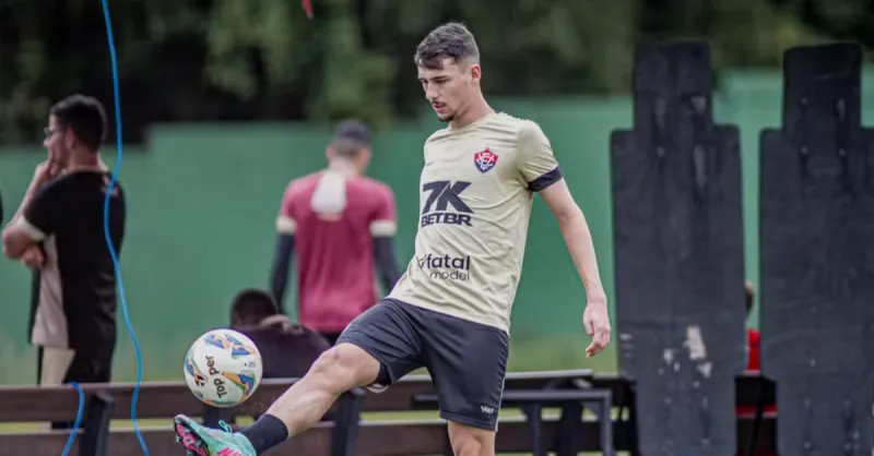 Claudinho Desfalca Vitória Contra Vasco: Impacto e Substituição
