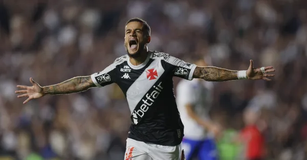 Vasco e Coutinho: O Craque Renova, Veste a 10 e Solidifica Sua História Cruzmaltina