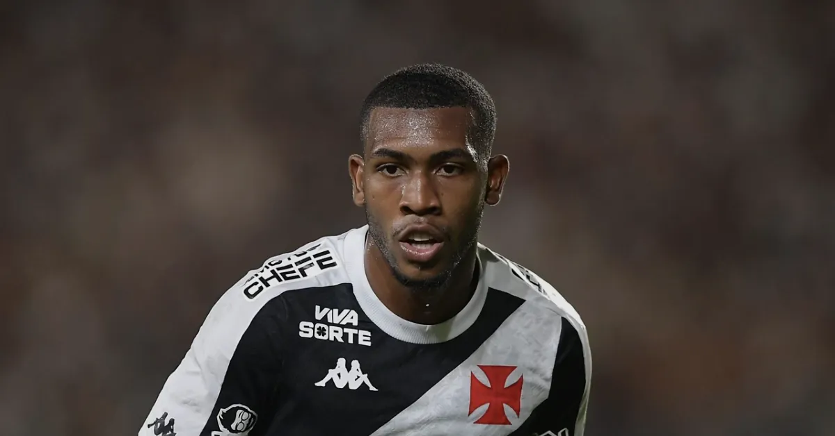 Rayan Permanece no Vasco: Gigante Italiano Tenta, Mas Cruz-Maltino Segura Joia