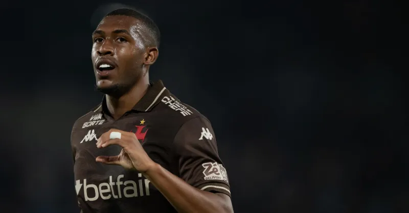 Vasco na Libertadores: Discurso de Pedrinho e o Brilho de Rayan Impulsionam o Sonho