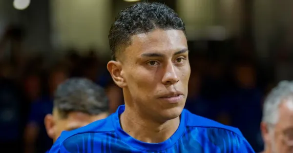 Atacante Johan Rojas: Chegada ao Vasco Definida para Quinta-feira; Detalhes do Contrato Revelados