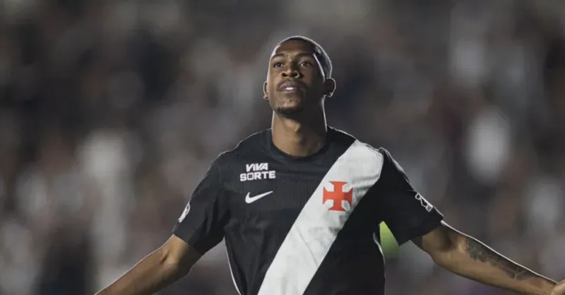 Rayan, do Vasco, vira padrinho de projeto social enquanto recebe oferta do Bournemouth