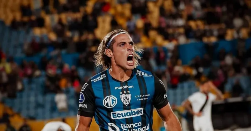 Vasco da Gama de Olho em Cláudio Spinelli: Atacante Argentino é Alvo de Proposta do Cruzmaltino